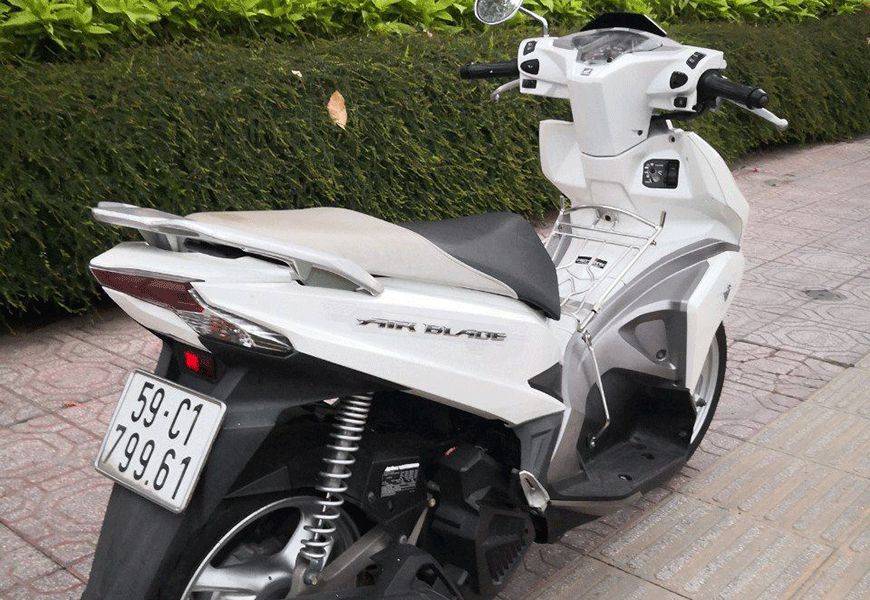 honda airblade 125cc white color scooter