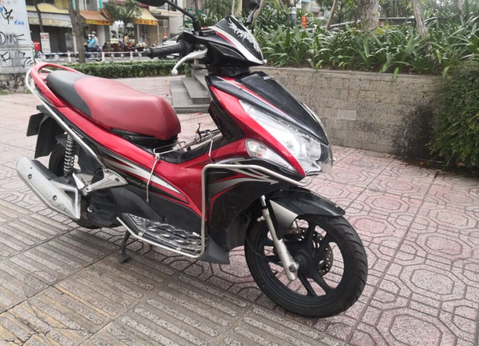 rent honda airblade 110cc in Hcm