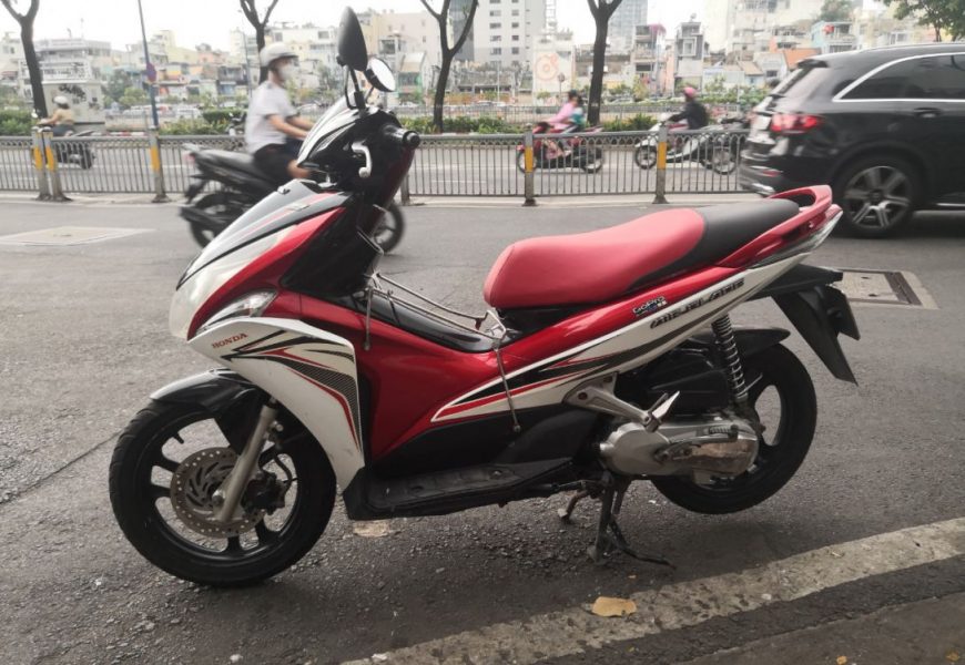 Honda AirBlade 110cc – Dung Motorbikes