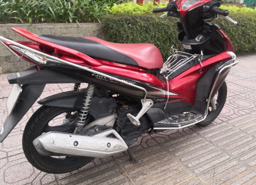 rent honda airblade 110cc in Hcm