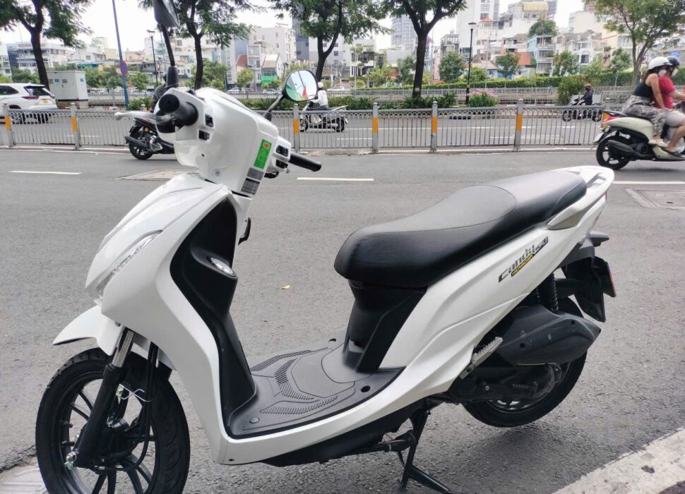 The Kymco Candy Hermosa 50cc scooter